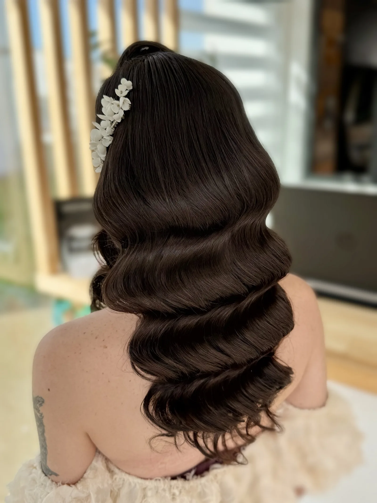 Hollywood Waves, ondulations rétro glamour pour mariée