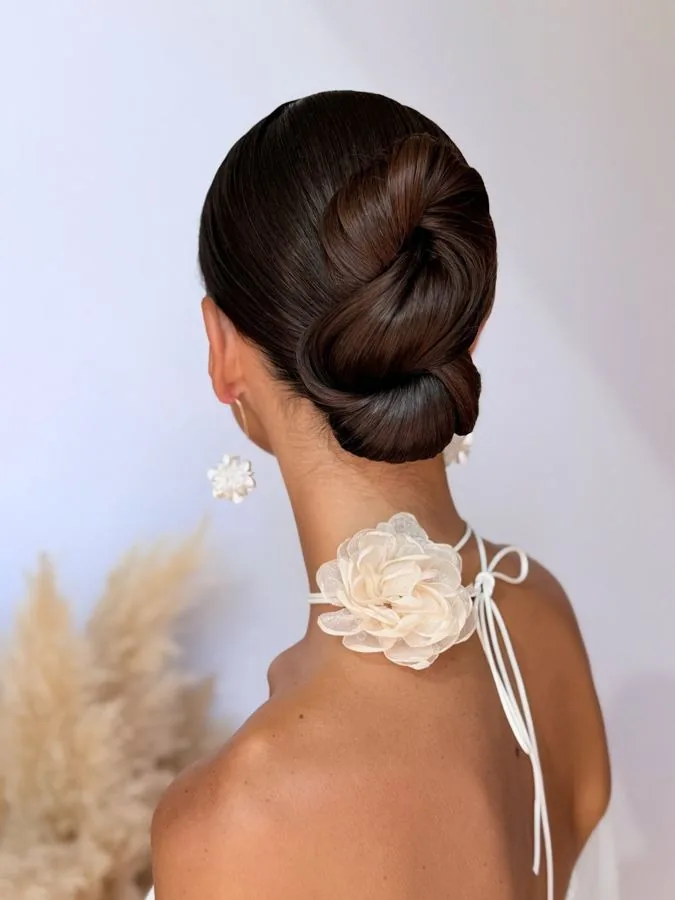 Chignon Lisse mi-hauteur